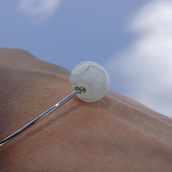 bracelet jonc bille perle evanescente blanc 004 mon petit uni-verre