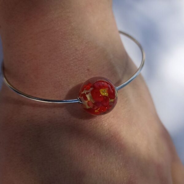 bracelet jonc bille perle fleurie rouge 436 428 verre Murano