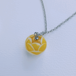 collier long perle évanescente jaune 069