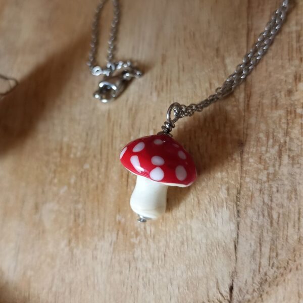 Collier Champignon Rouge – Collection Automne – Image 3