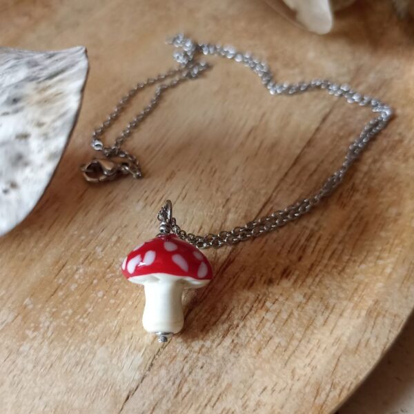 Collier Champignon Rouge – Collection Automne – Image 5