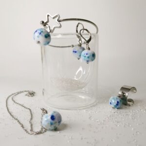 Ensemble-de-bijoux-la-tete-dans-les-etoile-couleur-maritime