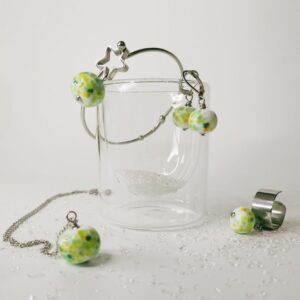 Ensemble-de-bijoux-la-tete-dans-les-etoile-couleur-nature