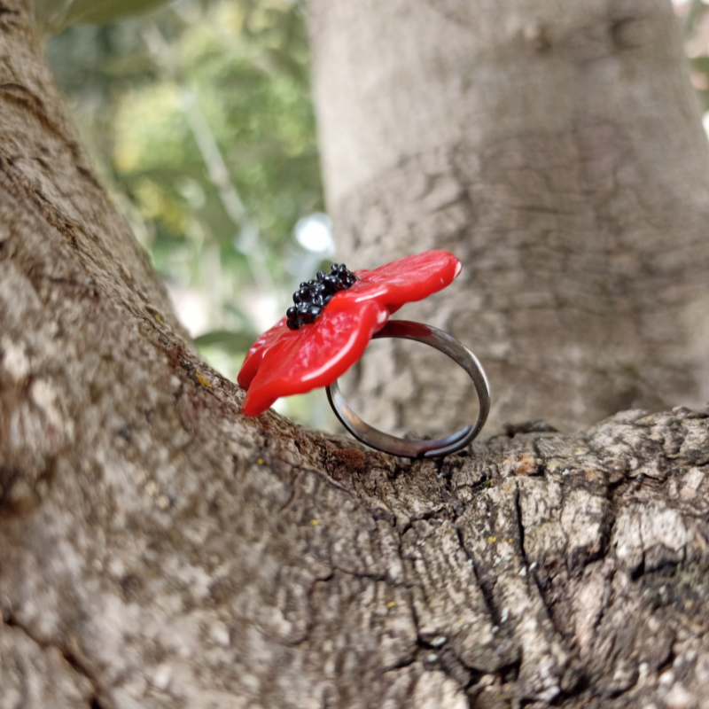 Bague Coquelicot en verre filé – Collection Jardin – Image 3