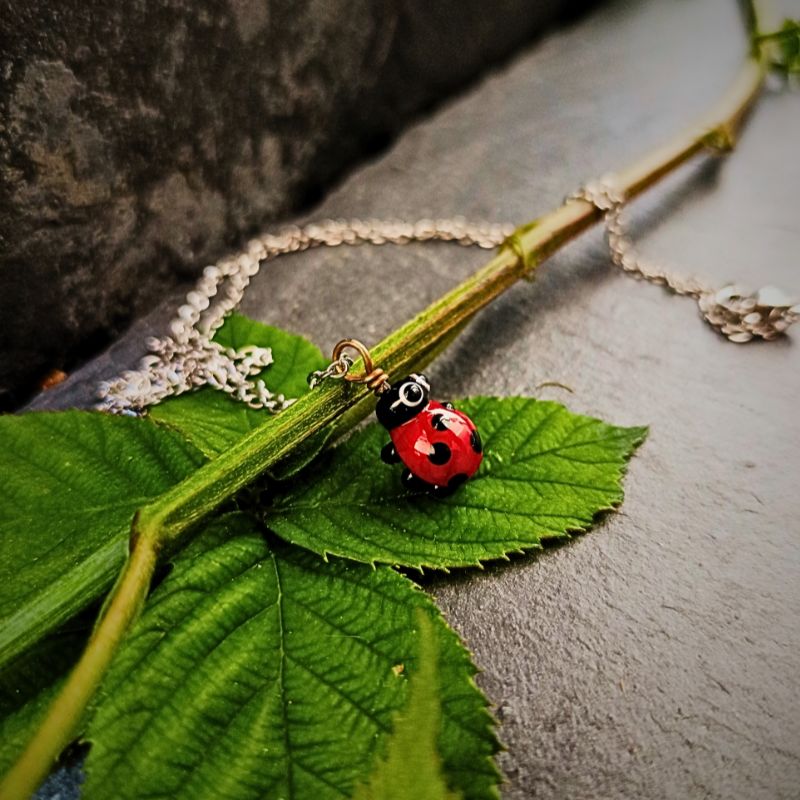 collier-coccinelles-en-verre-murano-Mon-petit-uni-verre