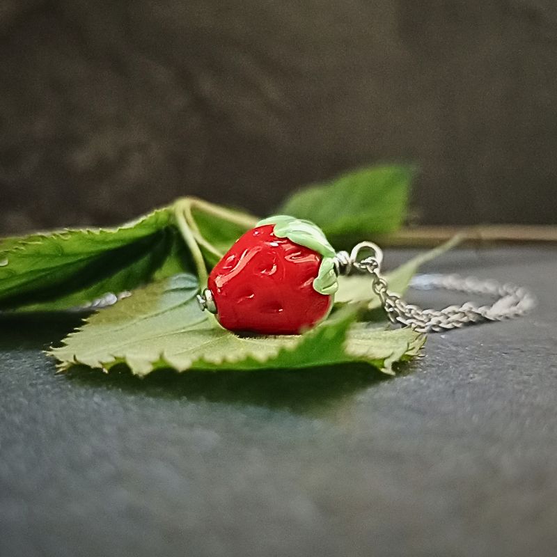 collier-fraise-gourmande-en-verre-murano-Mon-petit-uni-verre