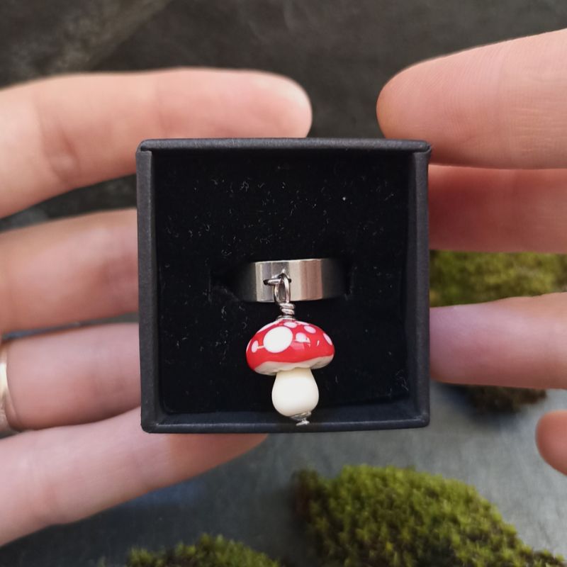Bague Pampille Champignon Amanite en verre filé – Collection Jardin – Image 8