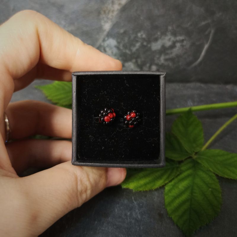 Puces d'Oreilles Mûre en verre filé – Collection Jardin – Image 3